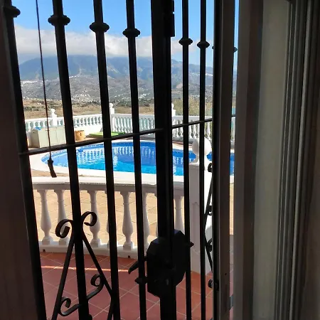 Villa Casa Vivandalusia Centrally Located With Private Pool, Breathtaking Views By Rentasunnyplace